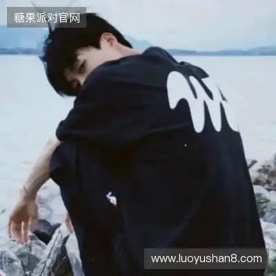 邹朵千